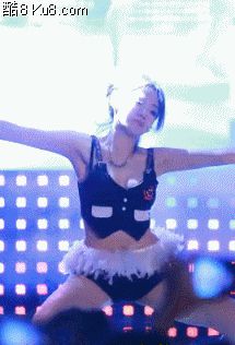 GIF动态图：韩国妹子扭胯舞蹈
